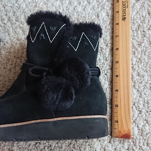Jack Rogers Vera Suede Pom Pom Boots in black size 7 - Picture 13 of 16
